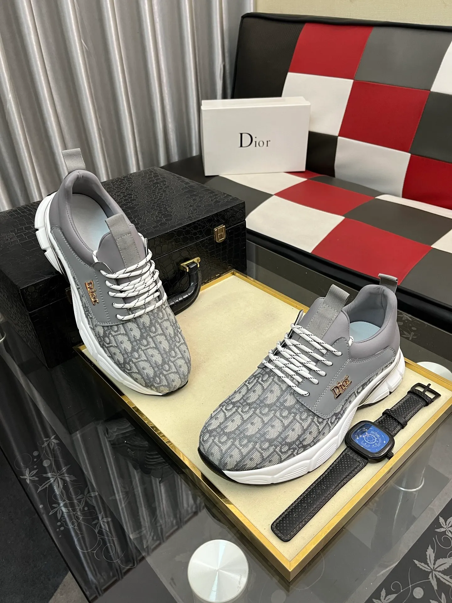 Men's Men's Shoes 💰420⌚️⌚️[Dior] Dior's new casual men's shoes are launched in Hong Kong counters. Official website 1:1 production. Original Italian materials. Designed by European and American masters. Perfect shape to create counter quality. Solid color rubber wear-resistant outsole and classic dazzling head! Super versatile and very comfortable. High-end without losing taste, fashionable and novel! ! Absolute focus! Code number: 38-44 2️⃣colors available